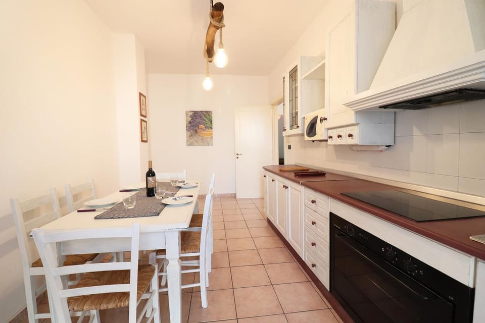 Property building, Kitchen or kitchenette, Living room