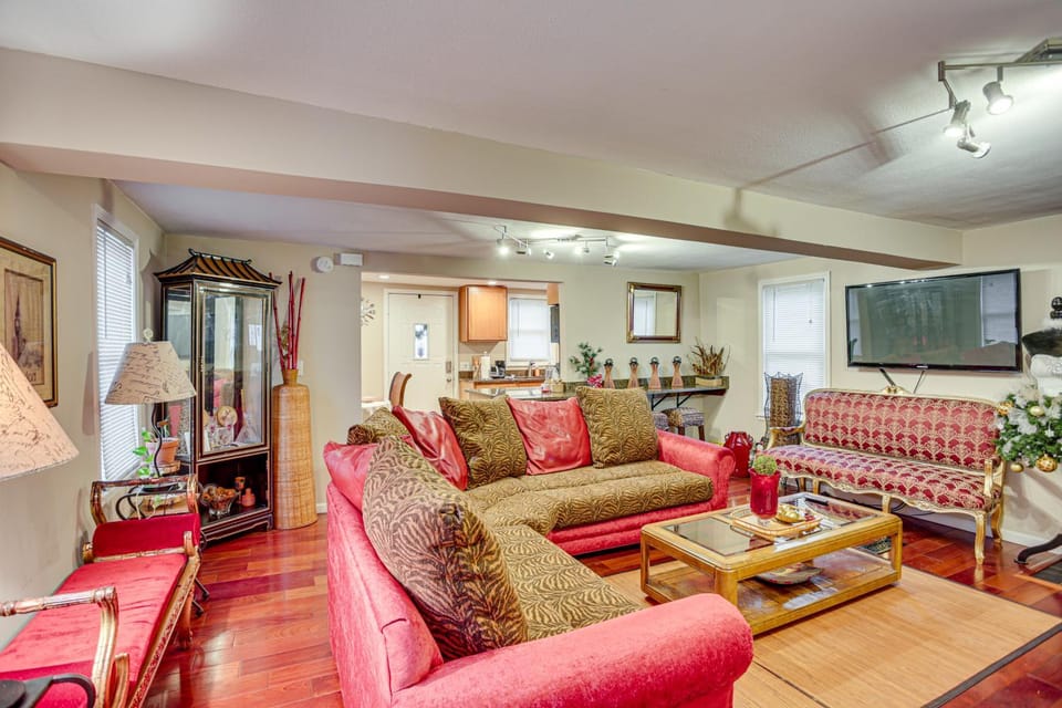 Families w/ Pets! Home 8 Mi to Dtwn Minneapolis House in Golden Valley
