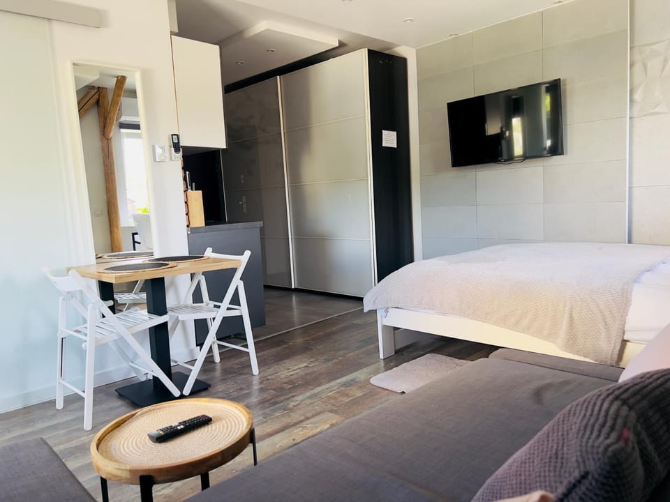 Communal lounge/ TV room, Bed, Photo of the whole room, wardrobe