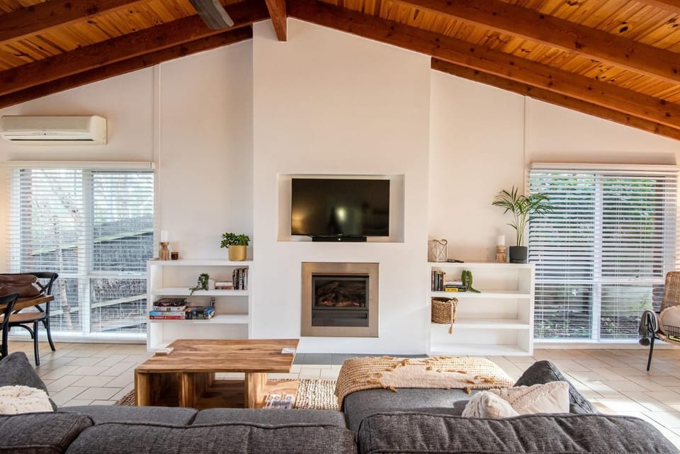 TV and multimedia, Living room, flat iron