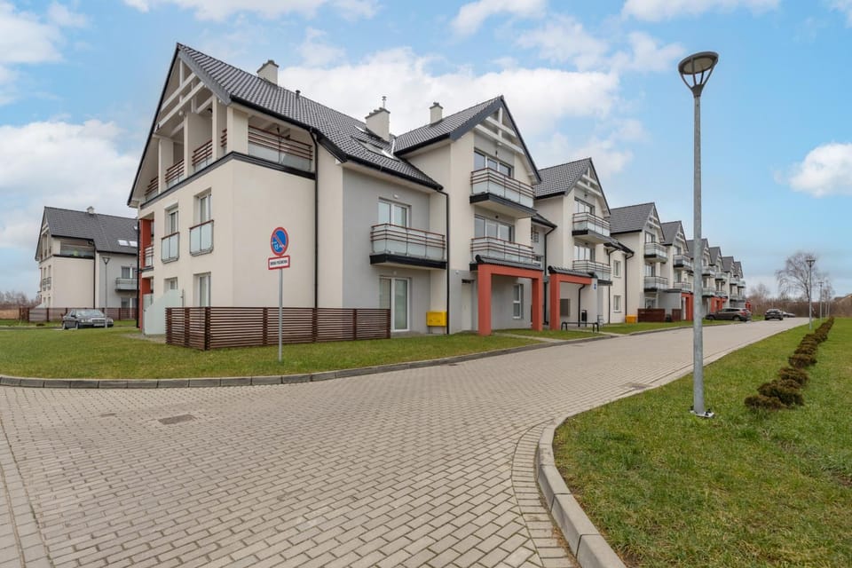 Property building, Day, Neighbourhood, Street view