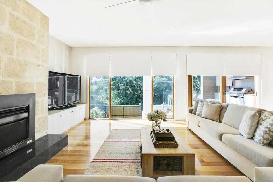 TV and multimedia, Living room, flat iron