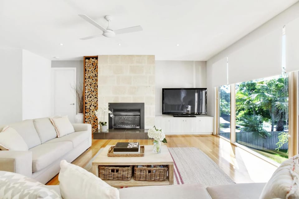 TV and multimedia, Living room, flat iron
