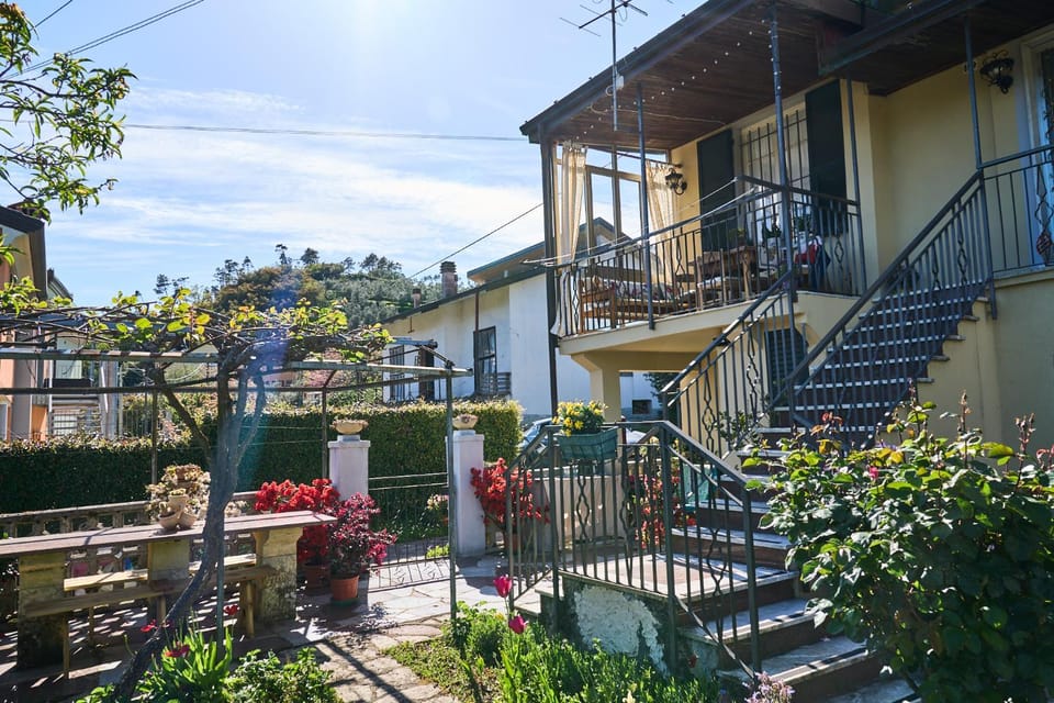 Property building, Garden, Balcony/Terrace, Garden view