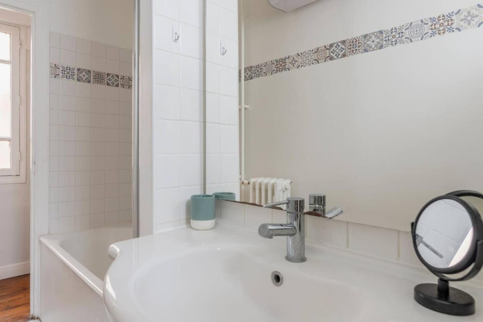 Bathroom, Bath