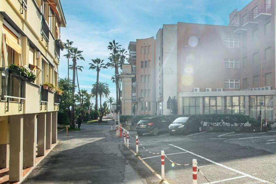 Property building, Neighbourhood, City view, Street view