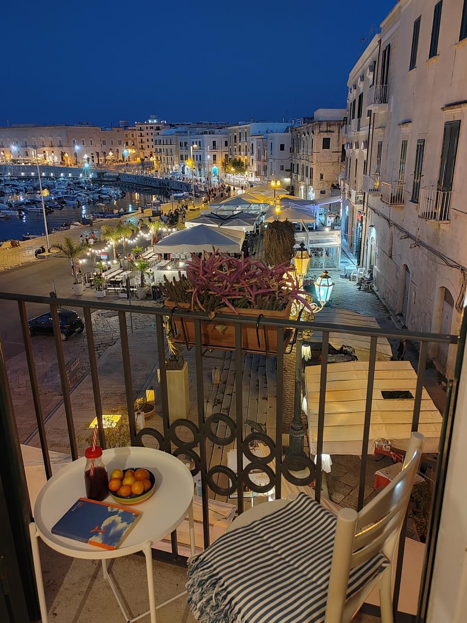 Night, View (from property/room), Balcony/Terrace, Food and drinks, Sea view