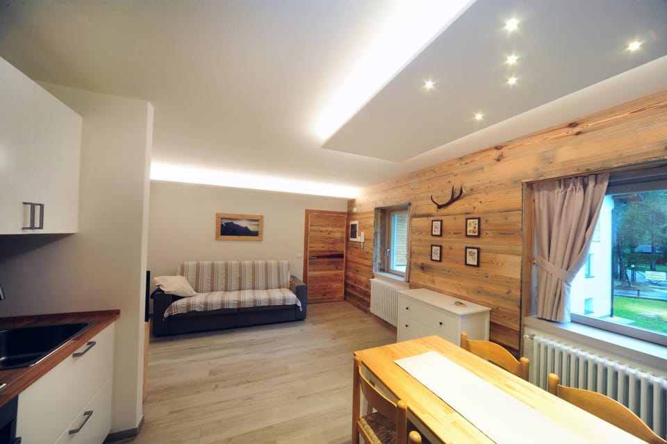 Day, Kitchen or kitchenette, Living room, kitchen