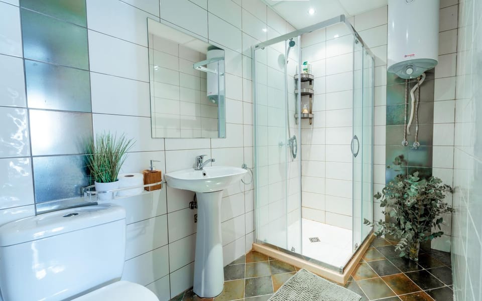 Shower, Toilet, Bathroom