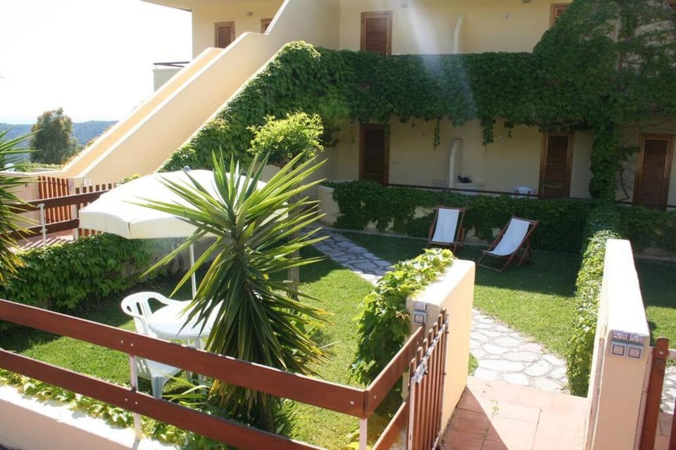 Property building, Garden