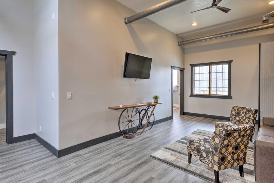 Cherokee Vacation Rental - On Main Street! Apartment in Iowa
