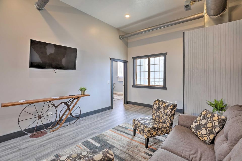 Cherokee Vacation Rental - On Main Street! Apartment in Iowa