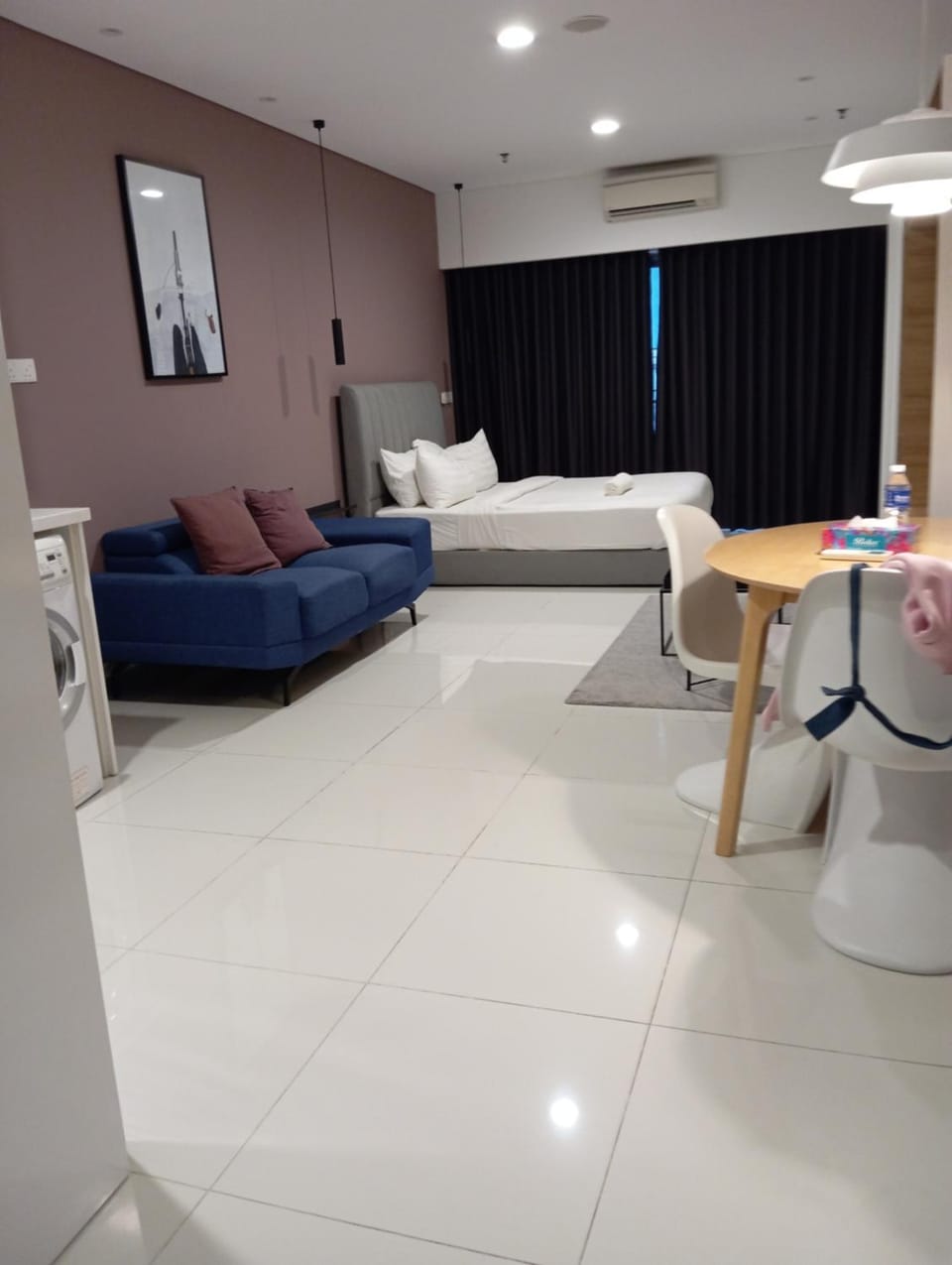 Bed, Living room, Seating area, Dining area, Bedroom