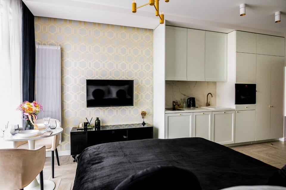 Bed, TV and multimedia, Kitchen or kitchenette, Living room, Photo of the whole room, Dining area, Bedroom, minibar