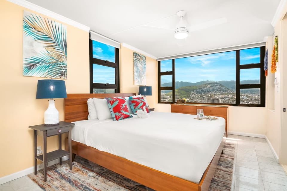 Bed, Photo of the whole room, Bedroom, Mountain view
