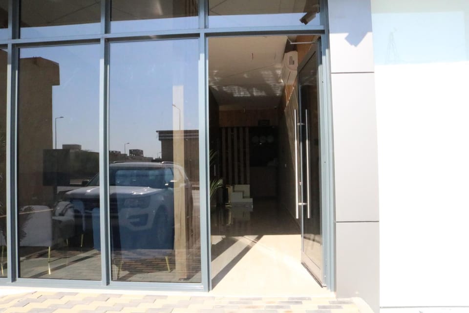 Property building, Facade/entrance