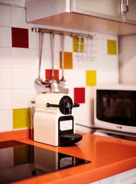 Coffee/tea facilities, microwave, minibar, stove