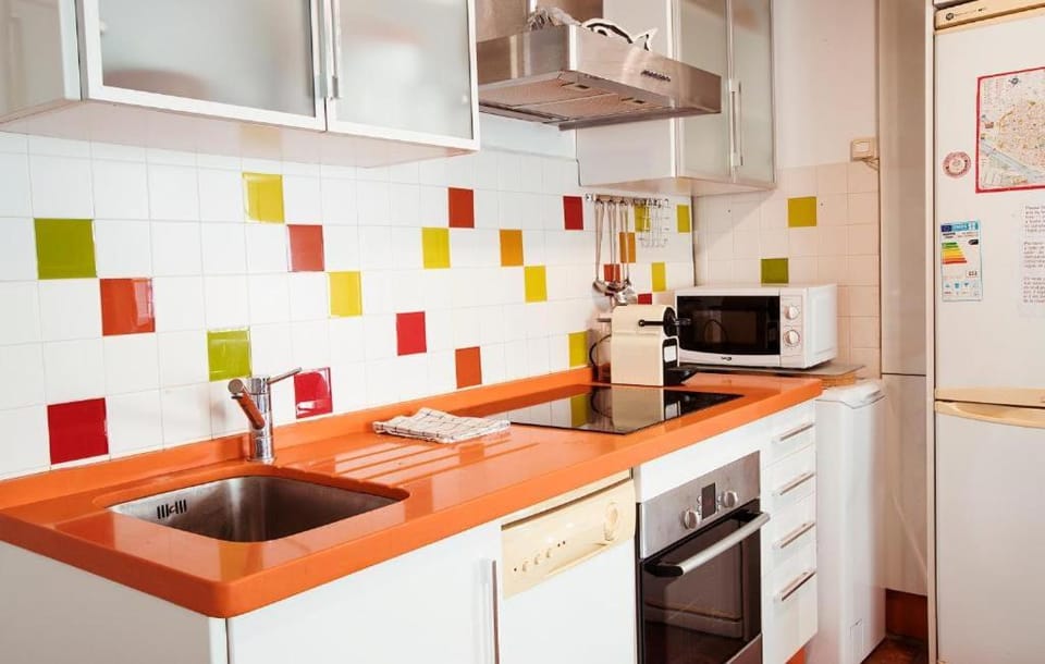 Kitchen or kitchenette, dishwasher, microwave, minibar, oven, pet friendly, stove