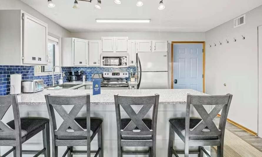 Full Moon Condo House in Village Four Seasons