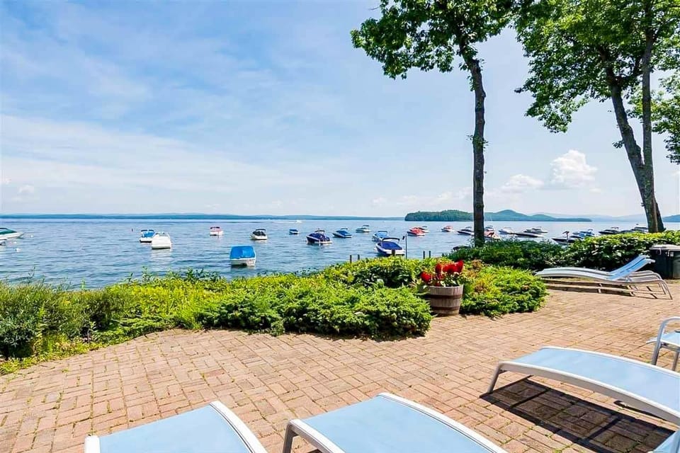 Samoset Condo on Lake Winnipesaukee House in Gilford