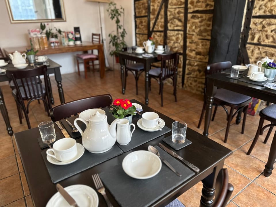 Food and drinks, Dining area, Food, Breakfast