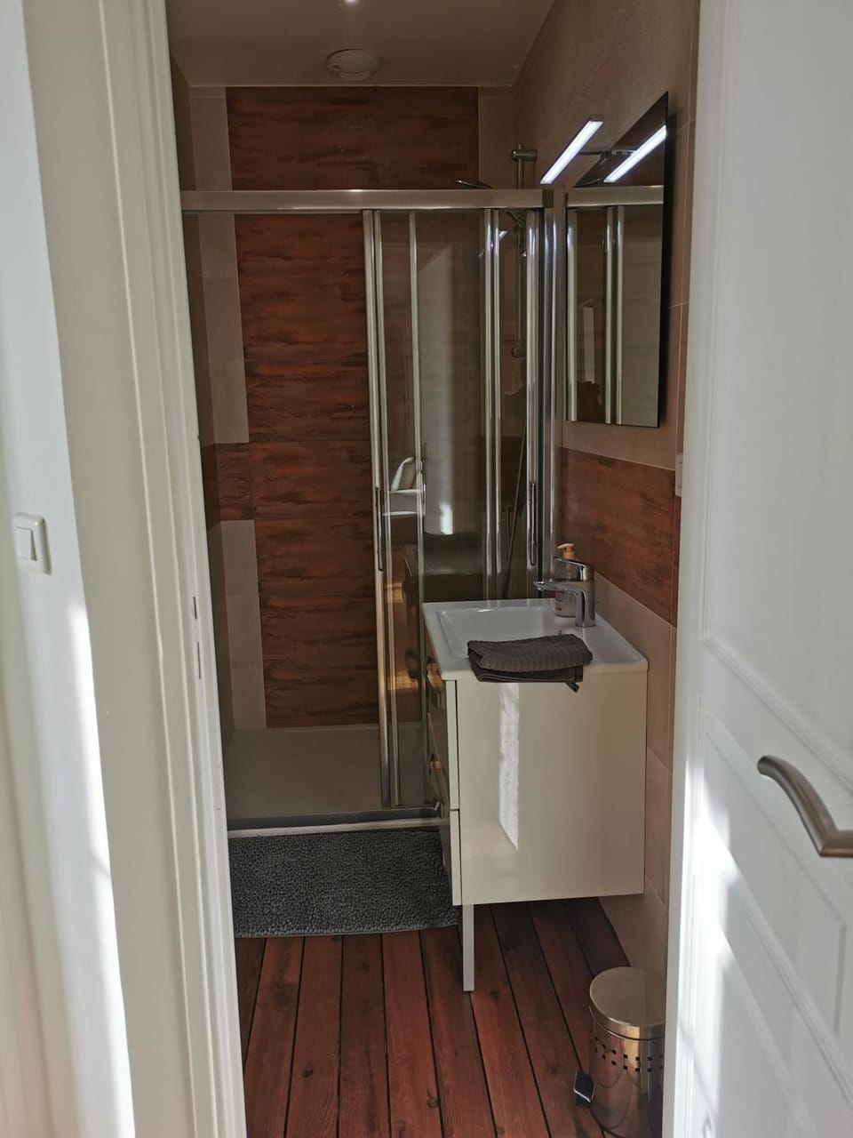 Shower, Bathroom