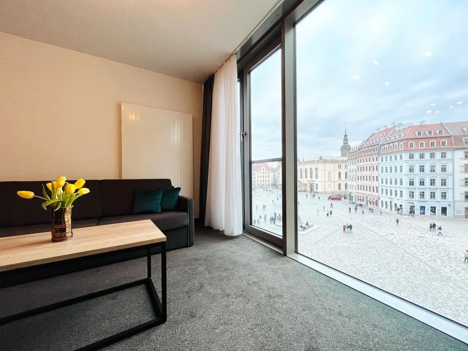 View (from property/room), City view