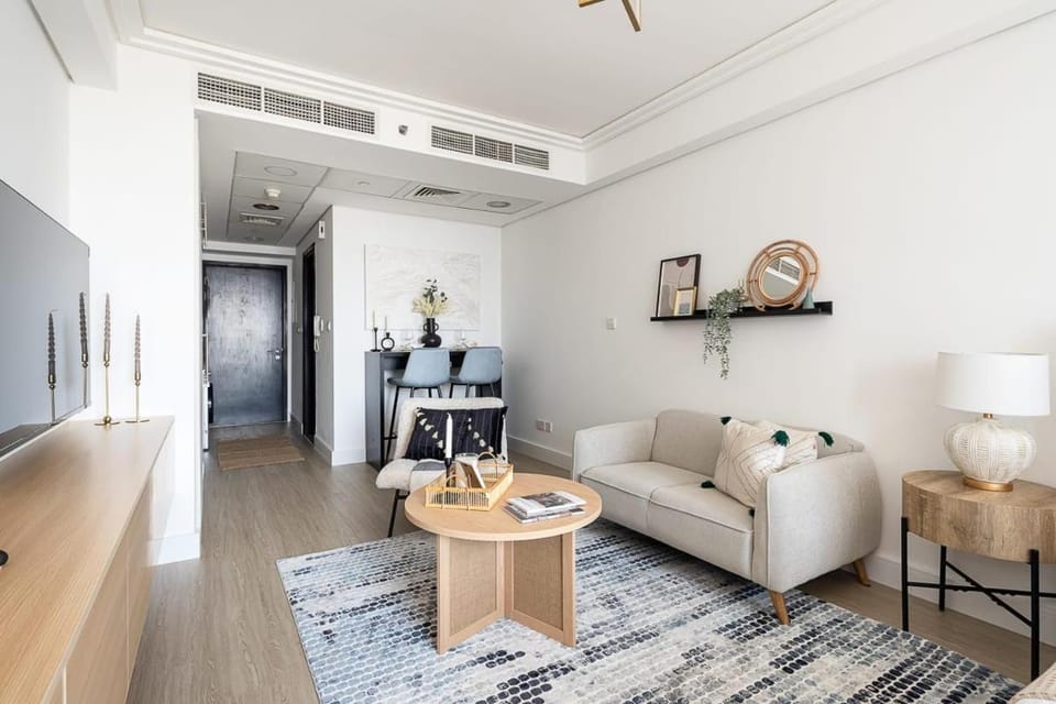 TV and multimedia, Seating area, air conditioner