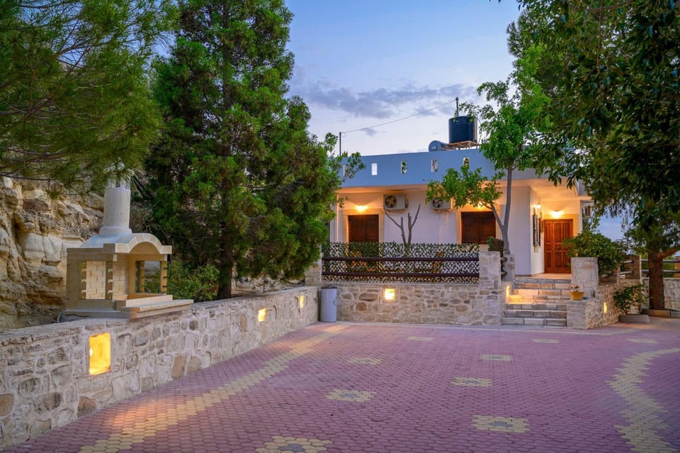 Facade/entrance, Night, Neighbourhood, BBQ facilities, Inner courtyard view, Parking