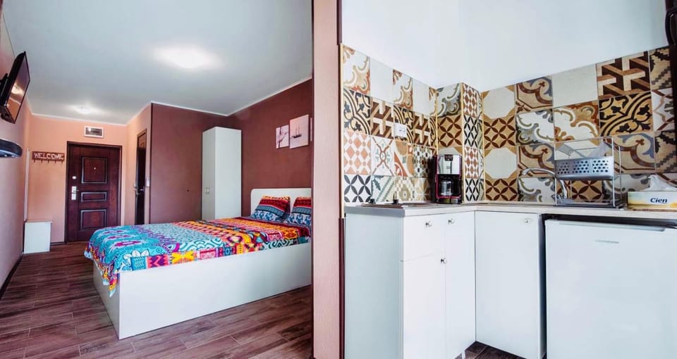 Bed, Kitchen or kitchenette, Photo of the whole room, Bedroom