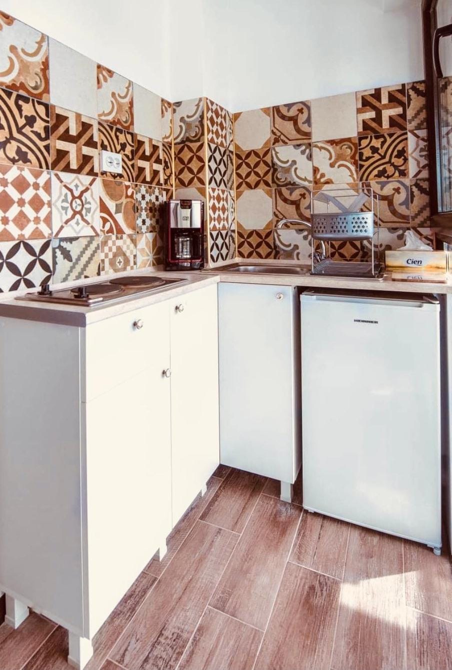 Kitchen or kitchenette, stove