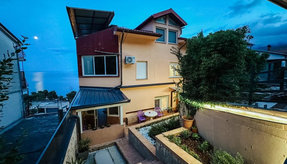 View (from property/room), Balcony/Terrace