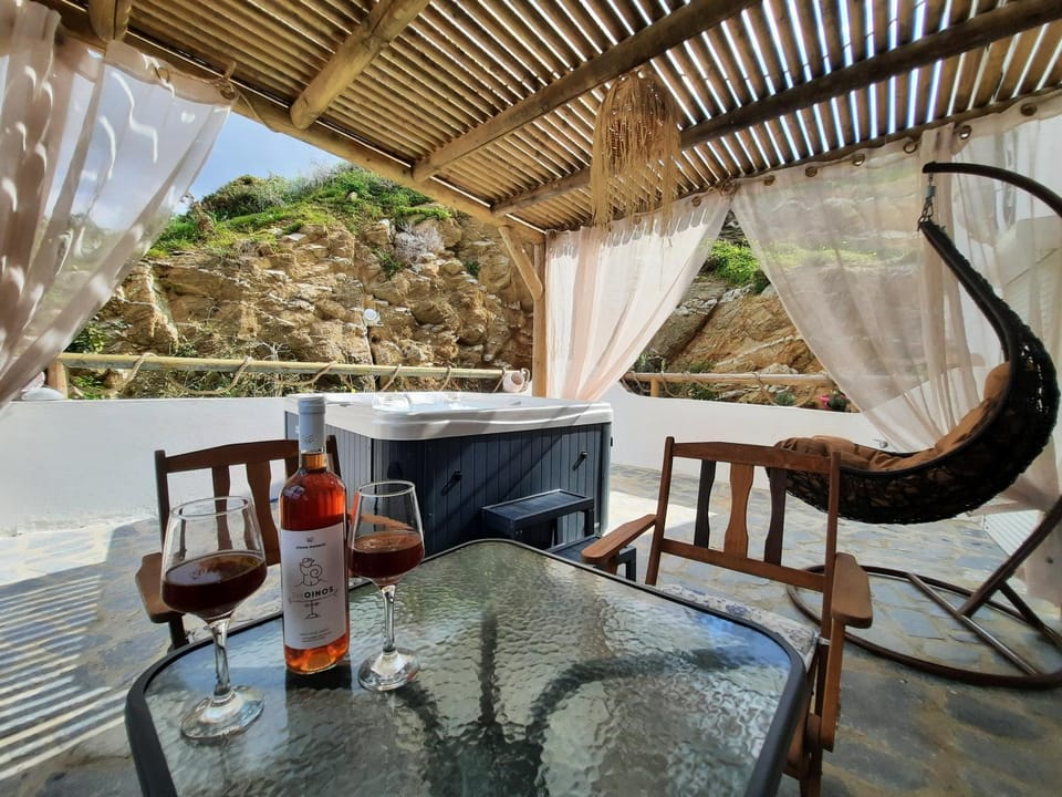 Patio, Hot Tub, Balcony/Terrace