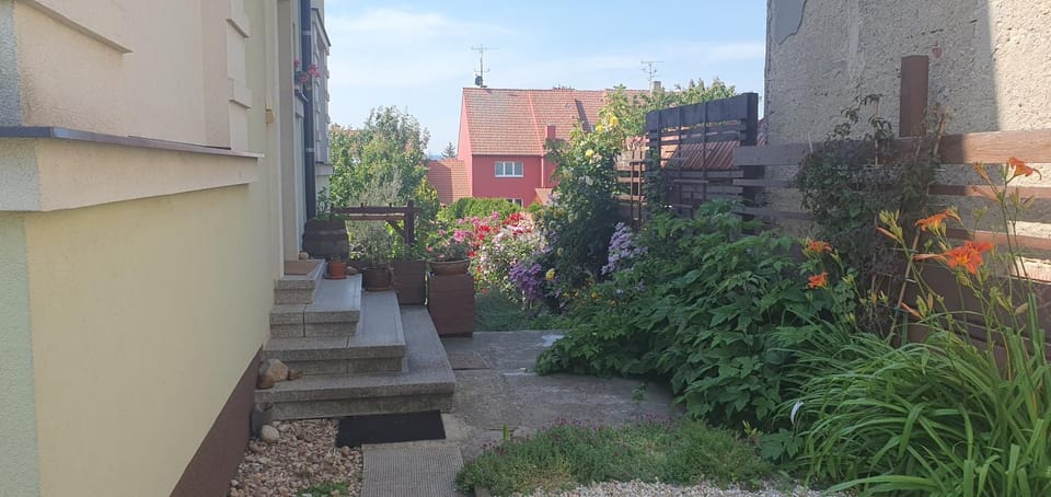 Nejklidnější spánek s vyhlídkou výhradně pro nekuřáky - VISTARIA - Na Hradbách 5 Vacation rental in South Moravian Region