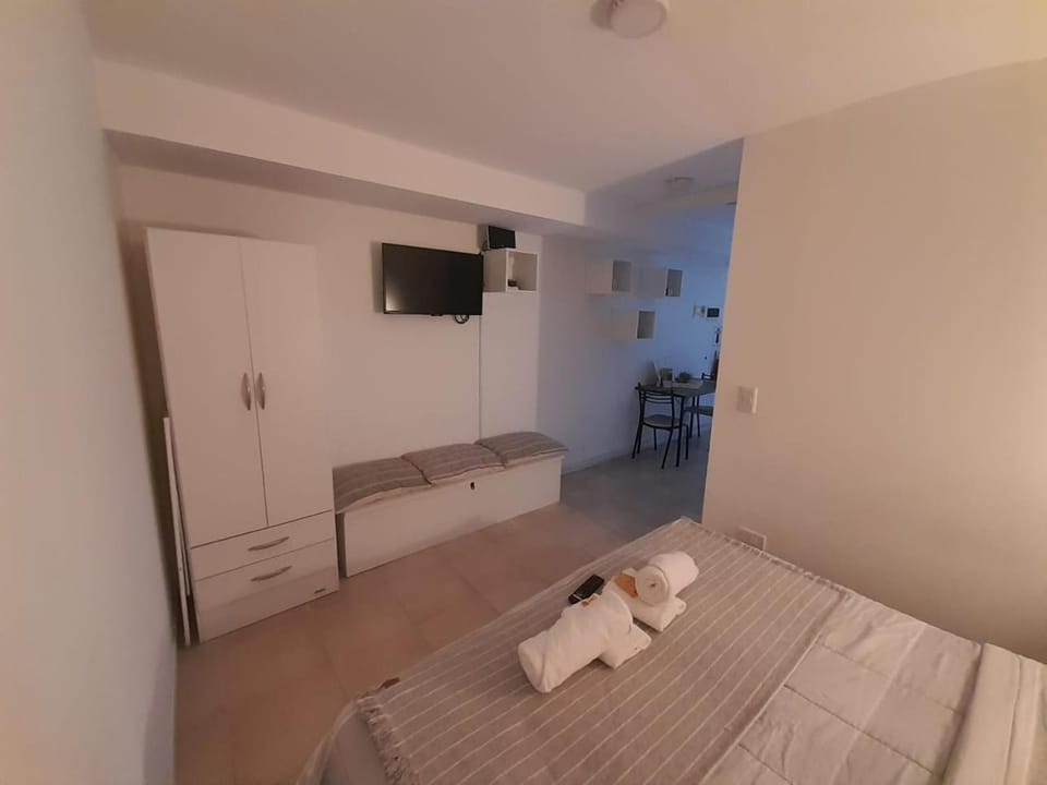 Communal lounge/ TV room, Bed, TV and multimedia, Photo of the whole room, Bedroom, towels