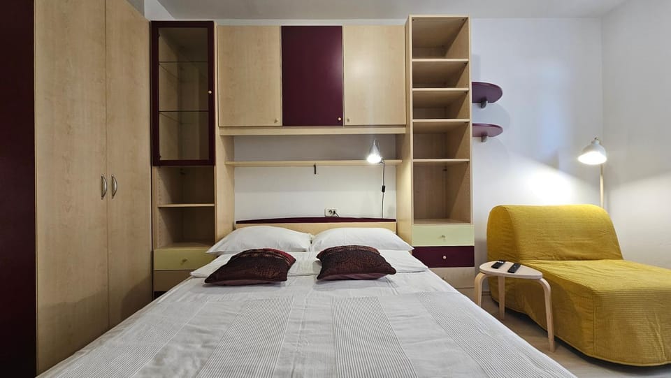 Bed, Bedroom, wardrobe