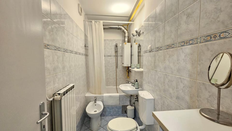 Toilet, Bathroom, Bath, bidet, hair dryier