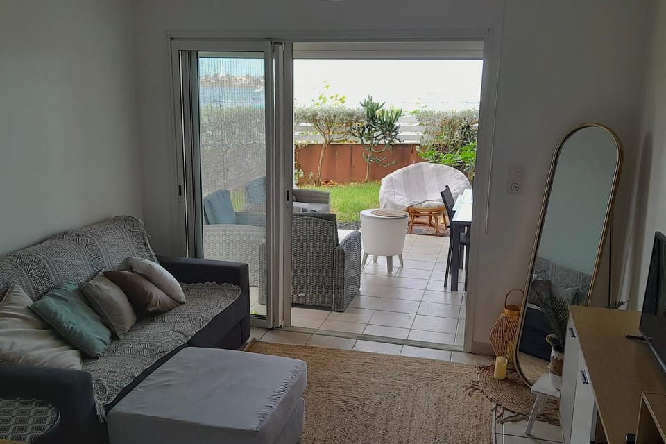 Patio, TV and multimedia, View (from property/room), Balcony/Terrace, Living room, Seating area, Dining area, Evening entertainment