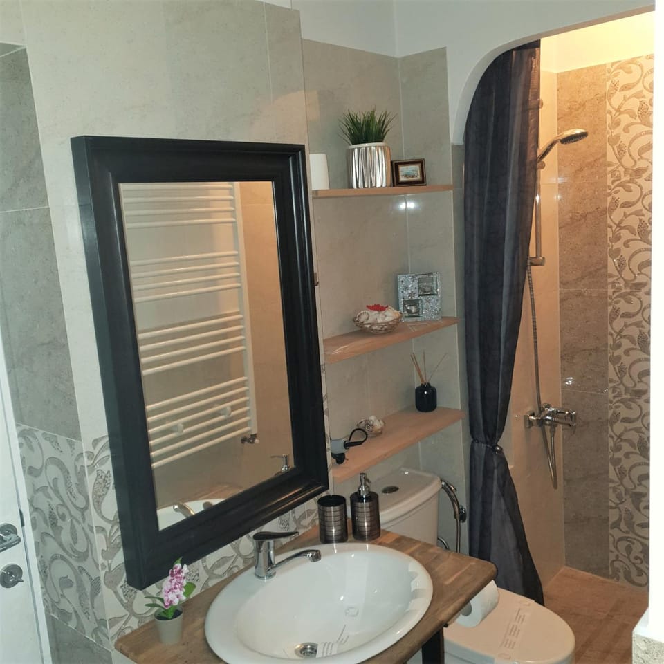 Shower, Bathroom