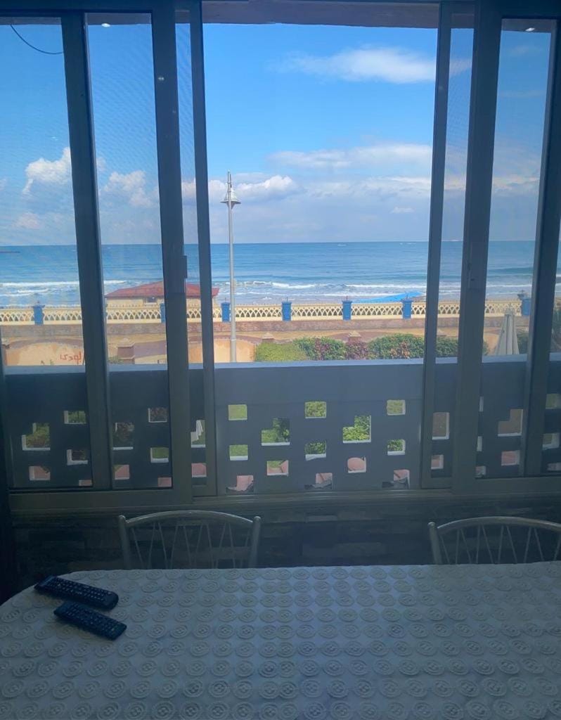 Renovated super Lux Apartment Chalet Direct sea view 2 bed rooms in Alexandria Al Mamourah شاليه الترا لوكس شاطىء المعموره الاسكندريه دور اول على البحر مباشره مع كارنيهات الدخول طوال السنه و الشاطىء الخاص من اول مايو لنهايه اكتوبر للعائلات فقط Apartment in Alexandria