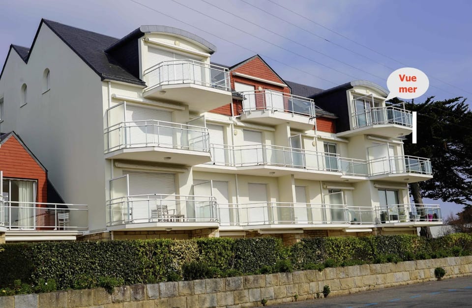 Property building, Facade/entrance, Sea view