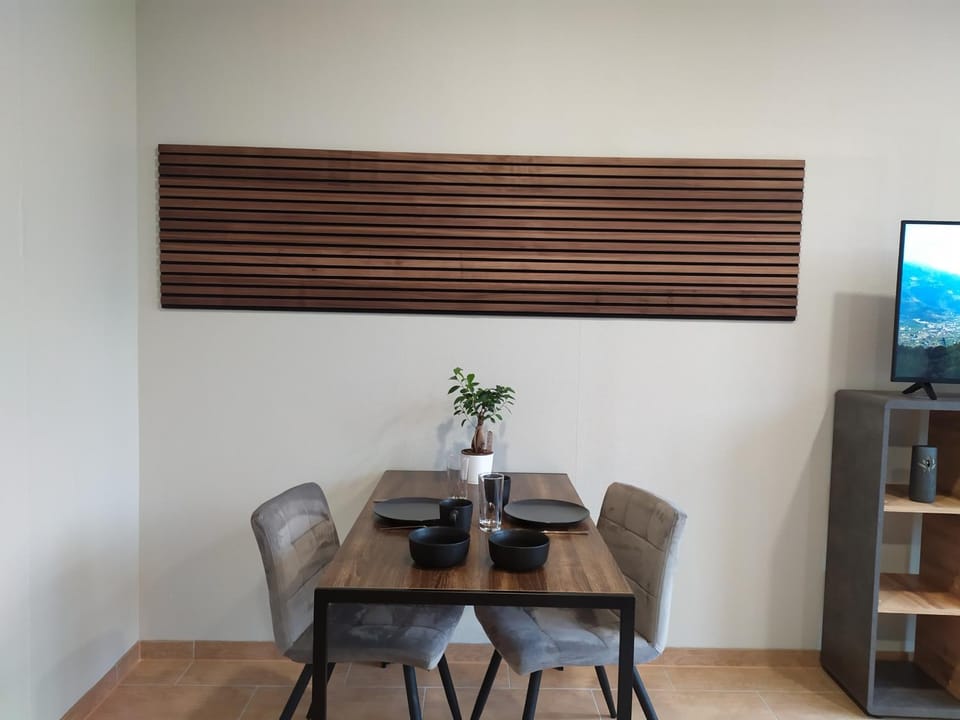 Seating area, Dining area