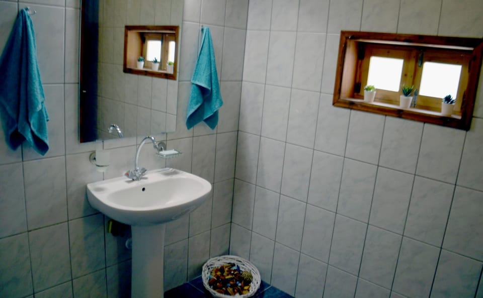Bathroom, towels