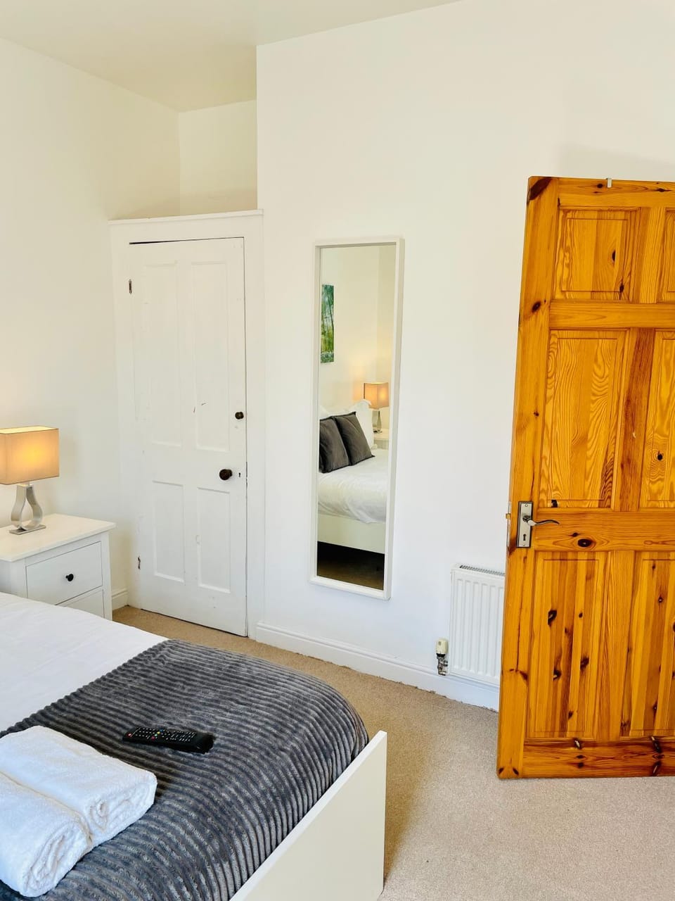 Bed, Bedroom, towels, wardrobe
