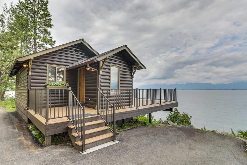 Cozy Flathead Lake Cabin w/ Picturesque View Cabin in Lakeside