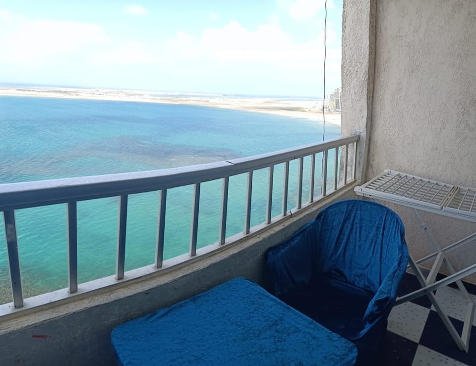 Natural landscape, View (from property/room), Balcony/Terrace, Seating area, Sea view