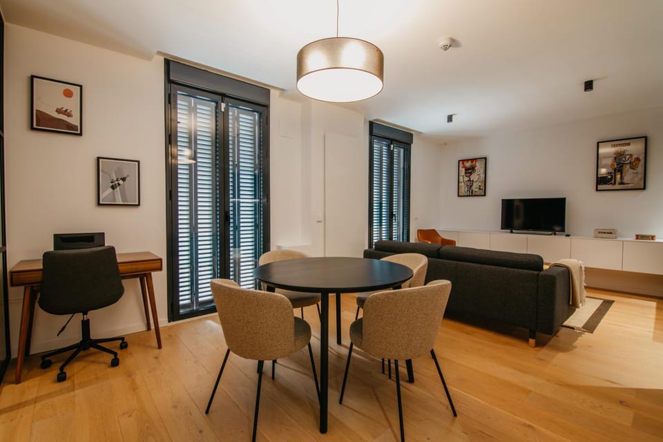Communal lounge/ TV room