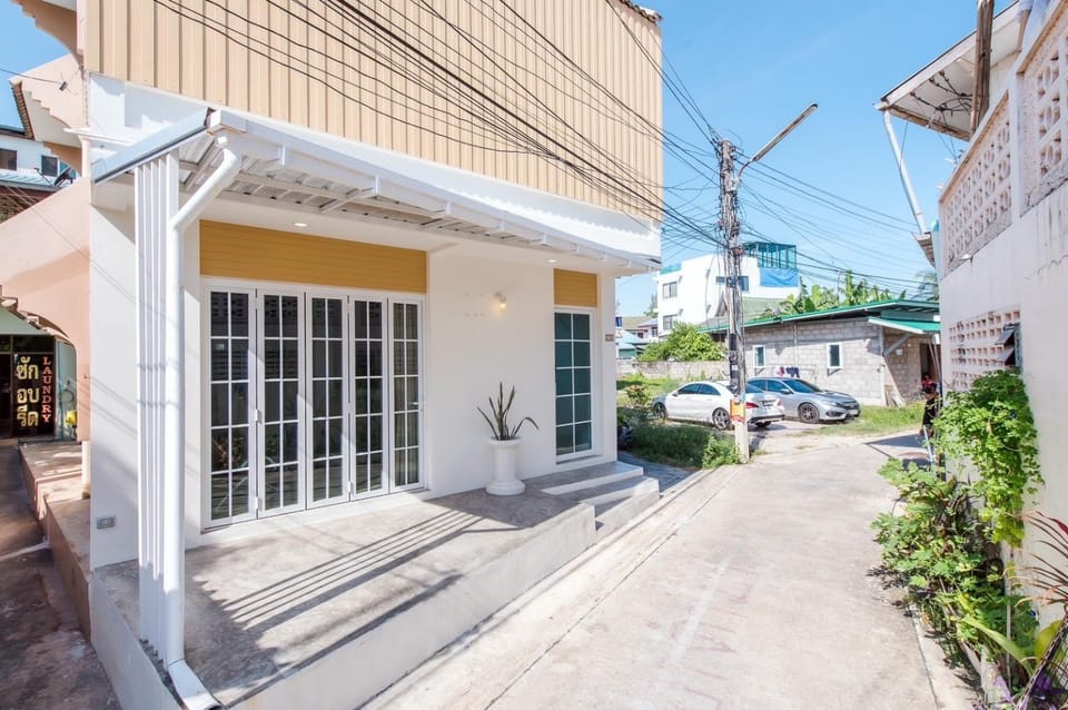 Beach Block No.5 at Huahin Beach Hostel in Nong Kae