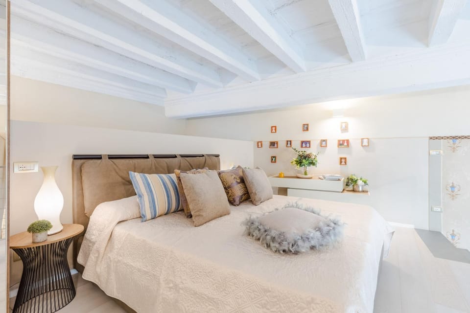 The Duke's Room, a jewel of apartment Apartment in Capannori