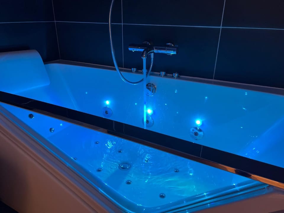 Hot Tub, Bathroom, Bath
